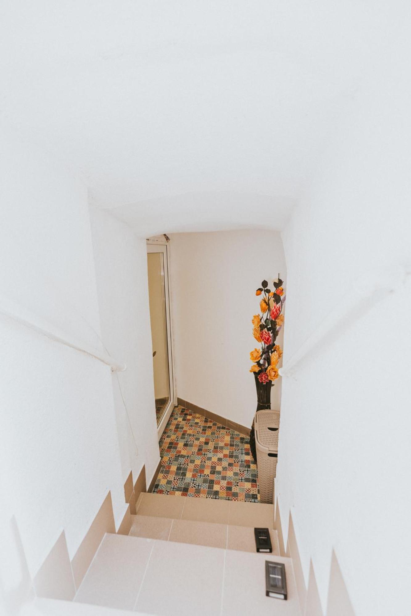 Locart -Cozy Downtown Apartment, Near Black Church With Free Wi-Fi Brasov Exterior photo
