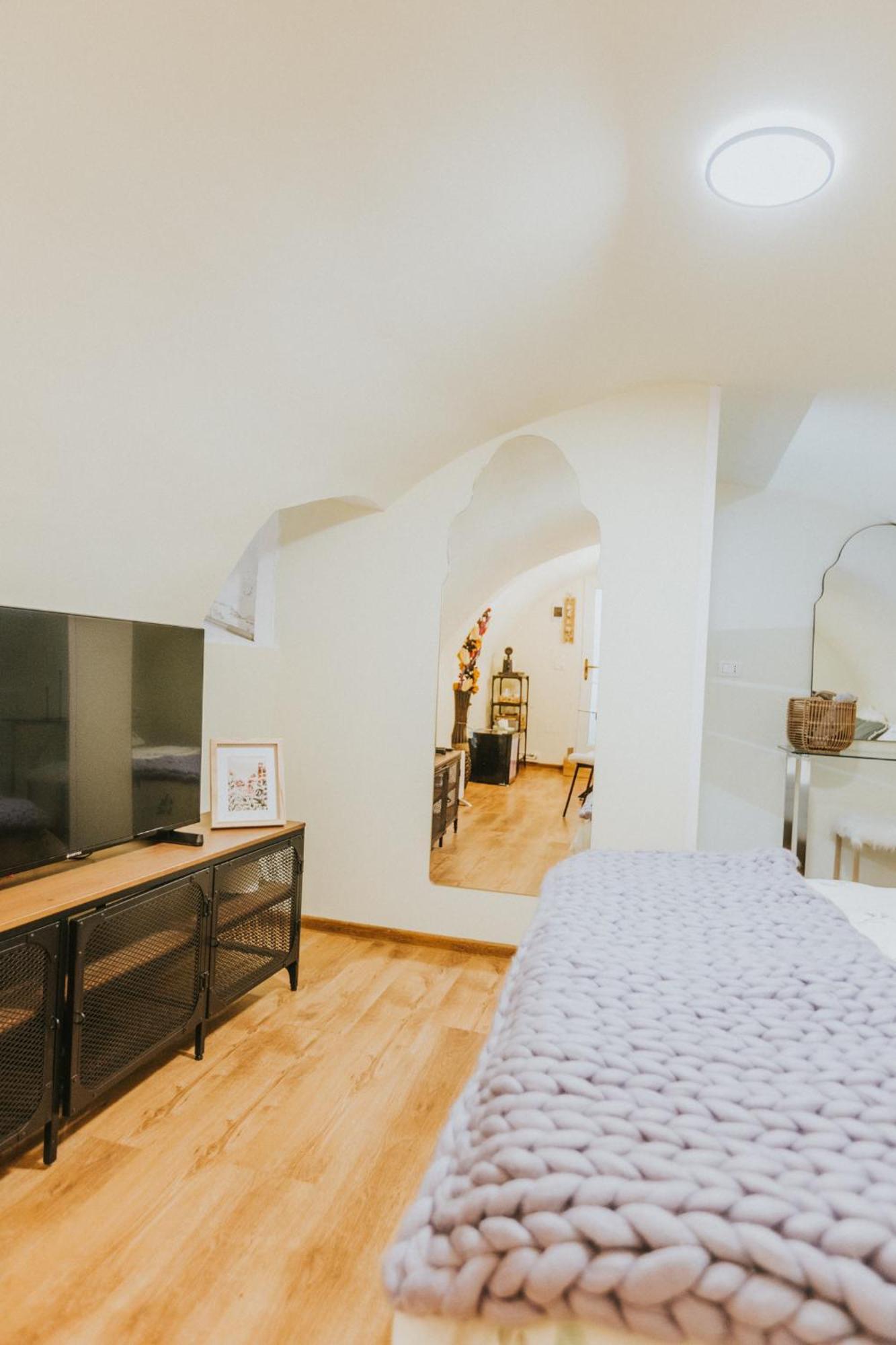 Locart -Cozy Downtown Apartment, Near Black Church With Free Wi-Fi Brasov Exterior photo
